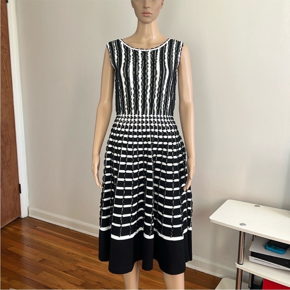 ANTONINO VALENTI BLACK AND WHITE KNIT MIDI DRESS SIZE 42